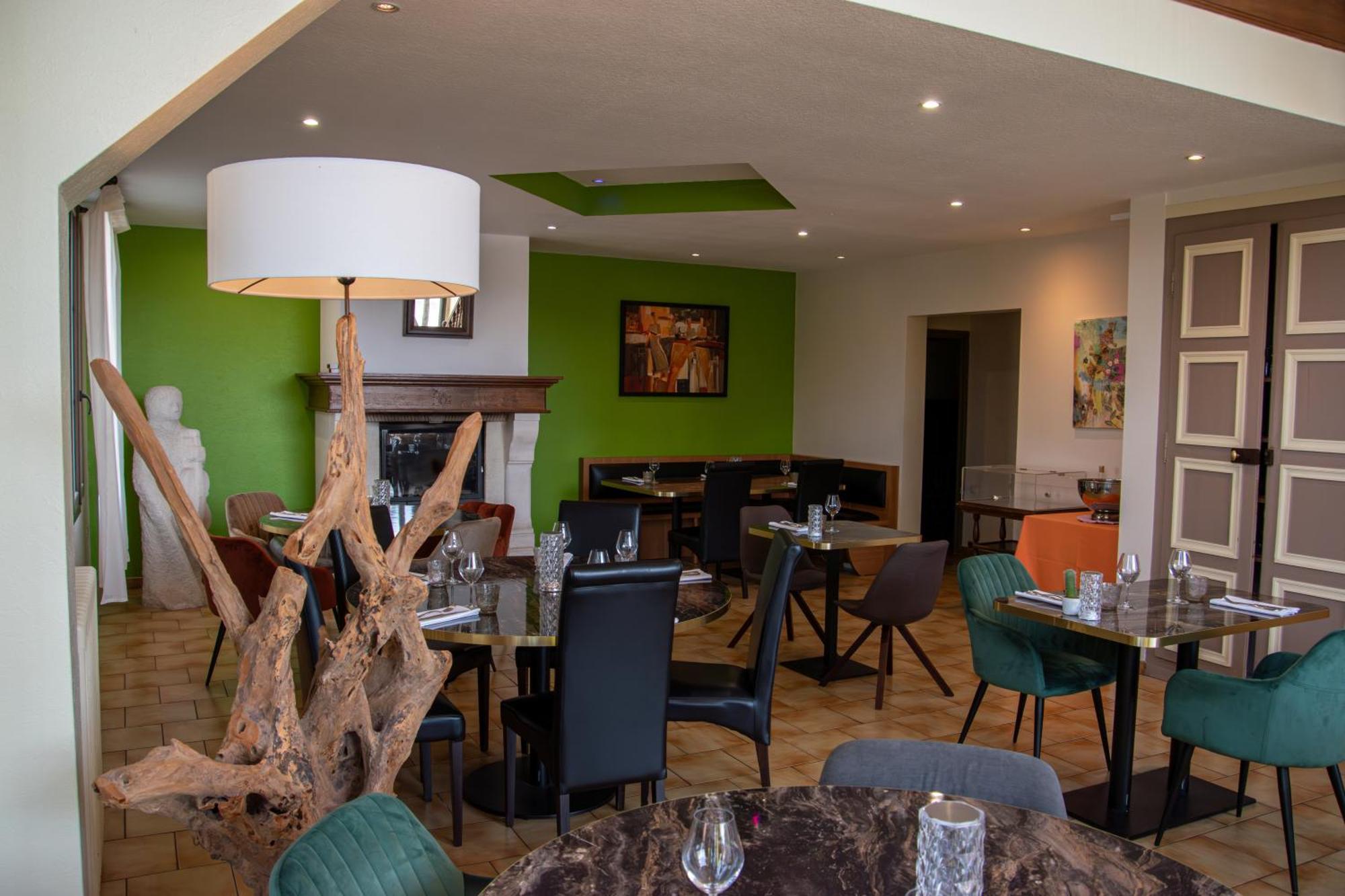 Logis Le Tadorne Hotel Piney Екстериор снимка