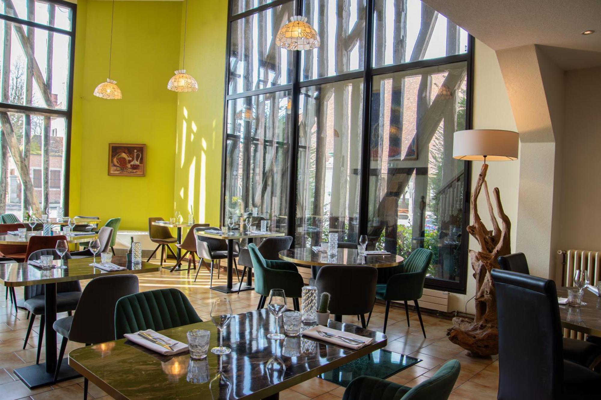 Logis Le Tadorne Hotel Piney Екстериор снимка