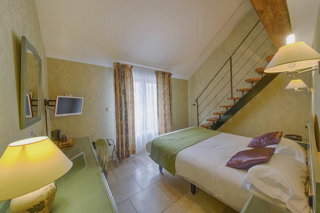 Logis Le Tadorne Hotel Piney Екстериор снимка